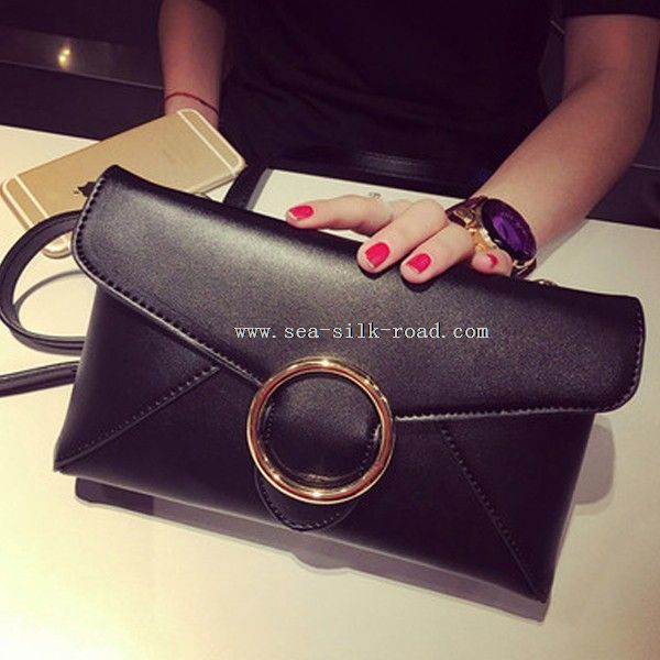 black clutch bags