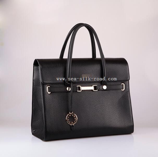 bolso del estereotipo del tamaño grande