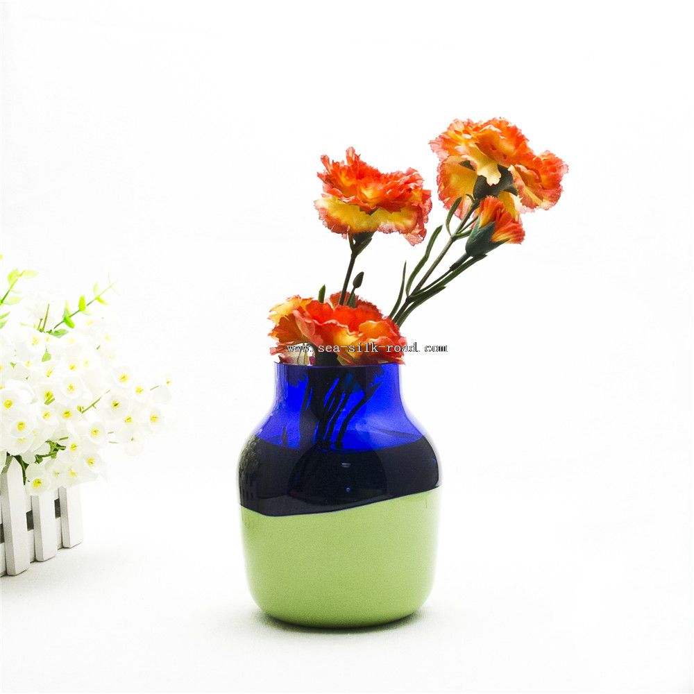 glass blown decorative small vase