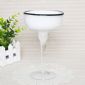 hvit margarita glass med tydelig stilk og svart rim small picture