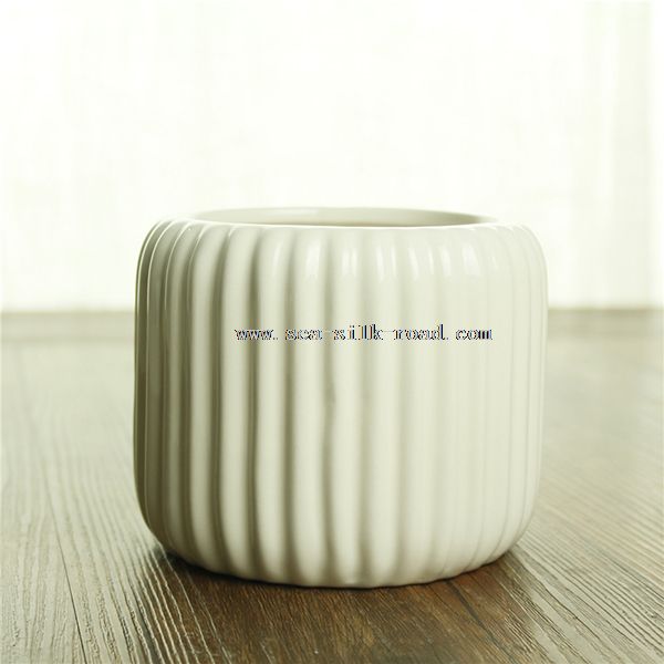 white exqusite table flower pot