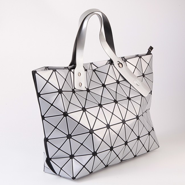 trendy tote bag