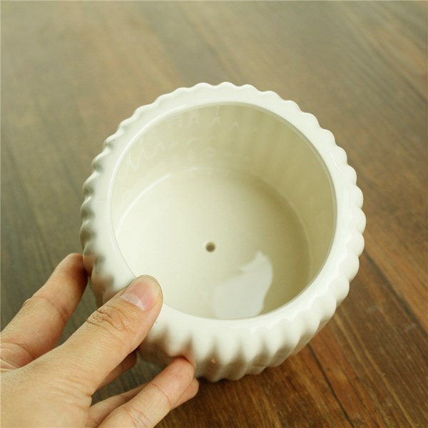 white exqusite table flower pot