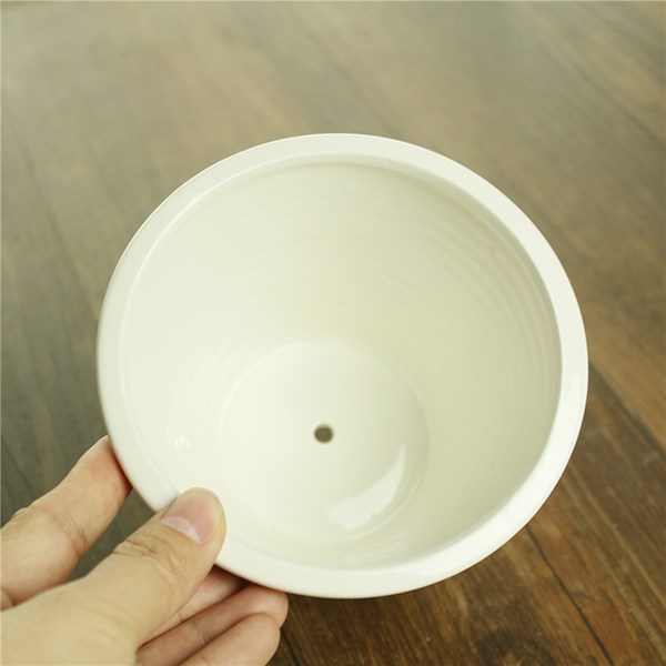 bianco fioriera tavolo in ceramica tazza forma